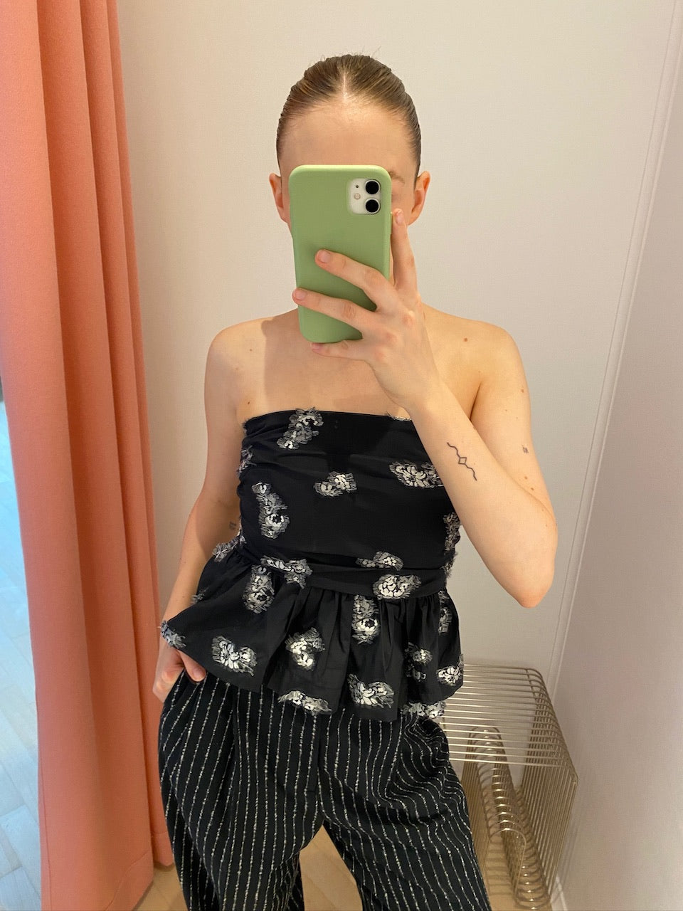 Marie Top black bouquet