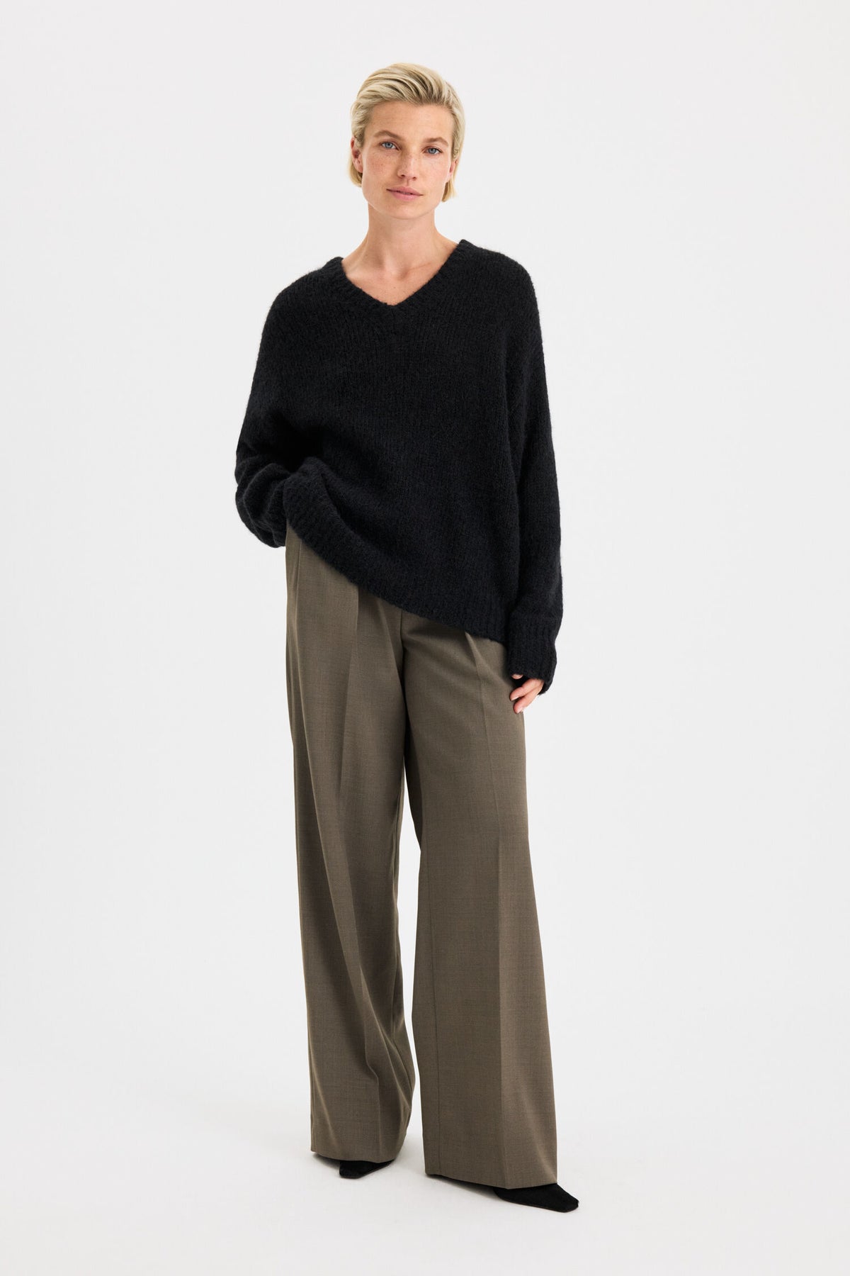 Hairy Alpaca V-Neck Sweater black