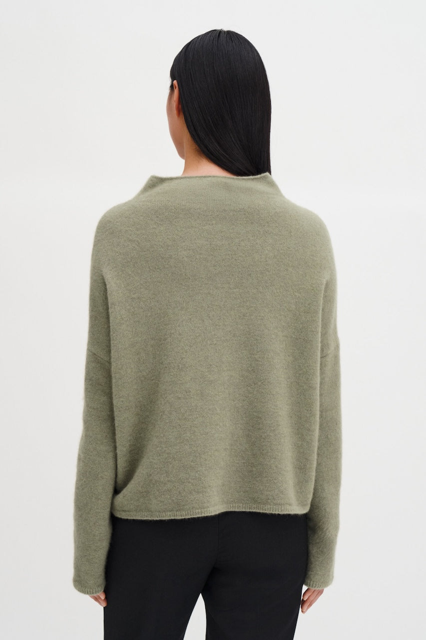 Mika Yak Funnelneck Sweater light green