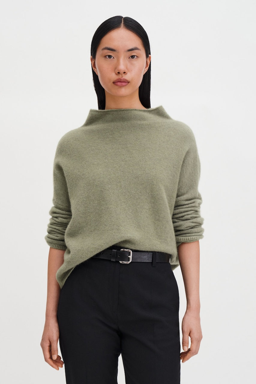 Mika Yak Funnelneck Sweater light green