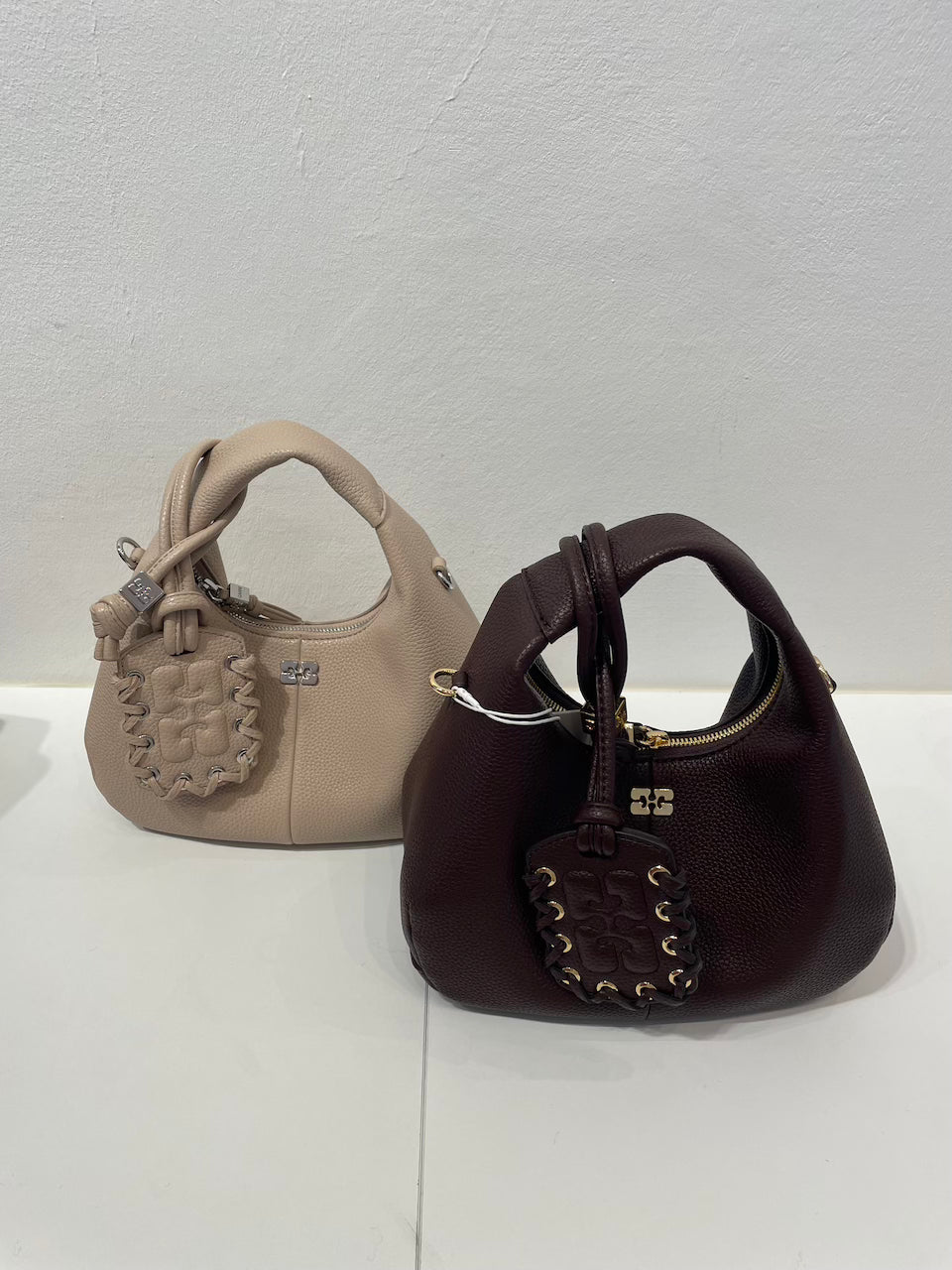 Ganni Hobo Mini Grained white pepper