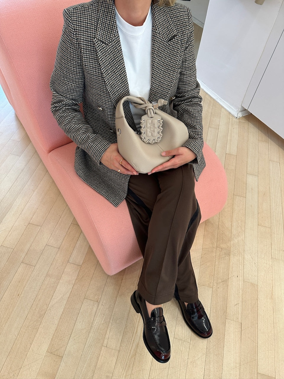 Ganni Hobo Mini Grained white pepper