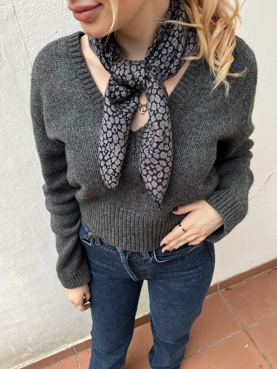 Wool Yak Mix Deep V-neck phantom