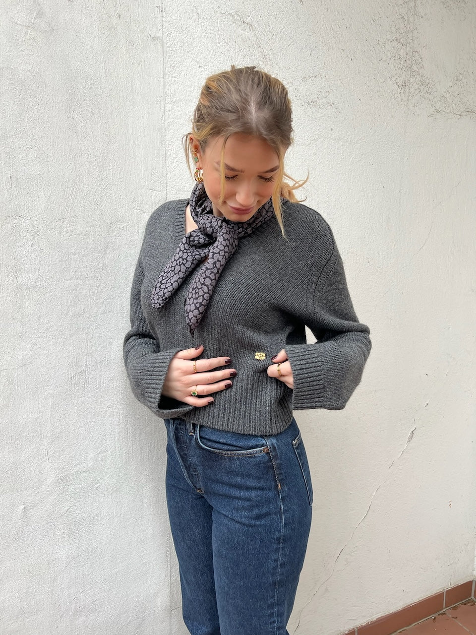 Wool Yak Mix Deep V-neck phantom