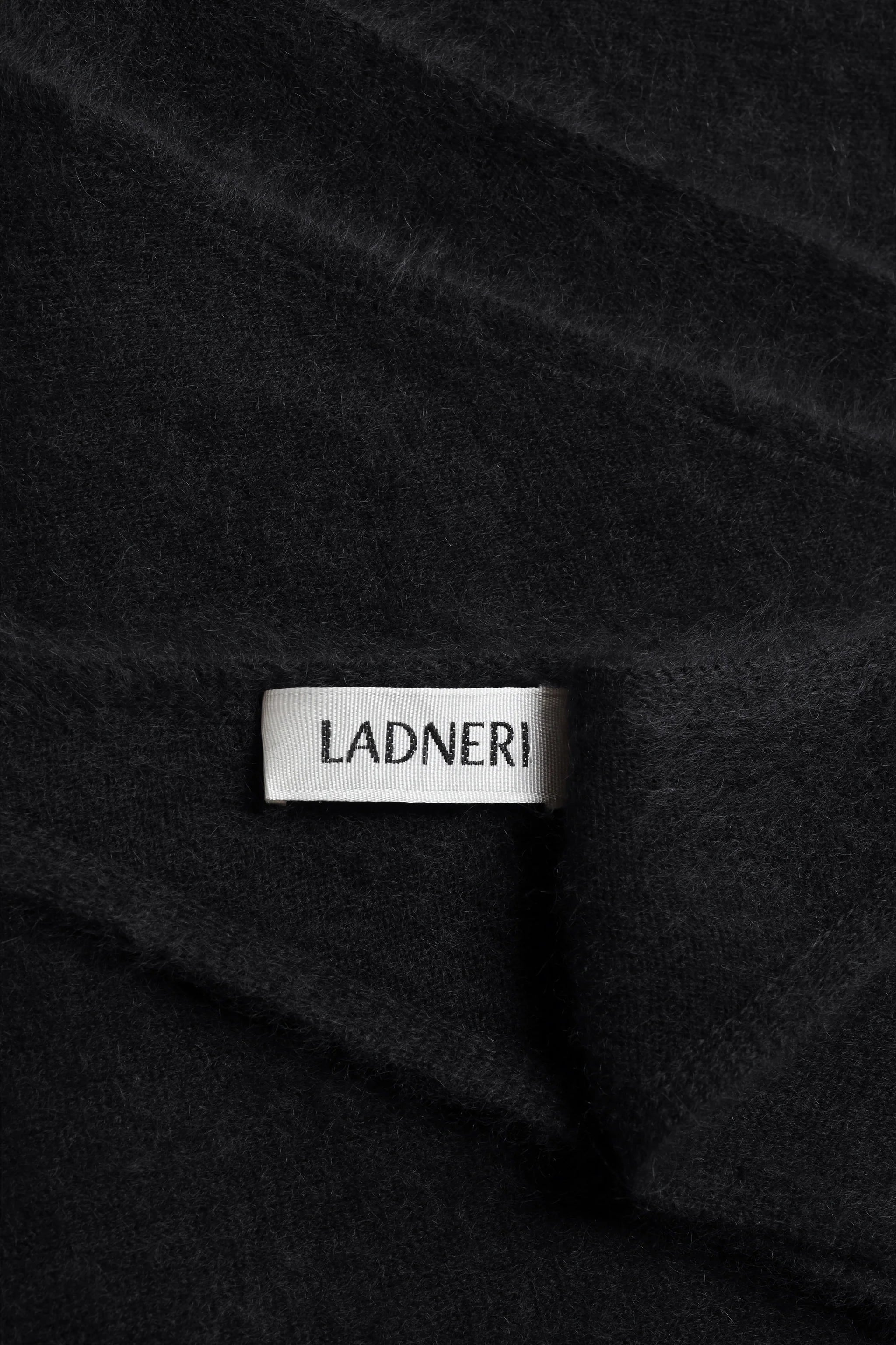 Paxa Scarf black brushed