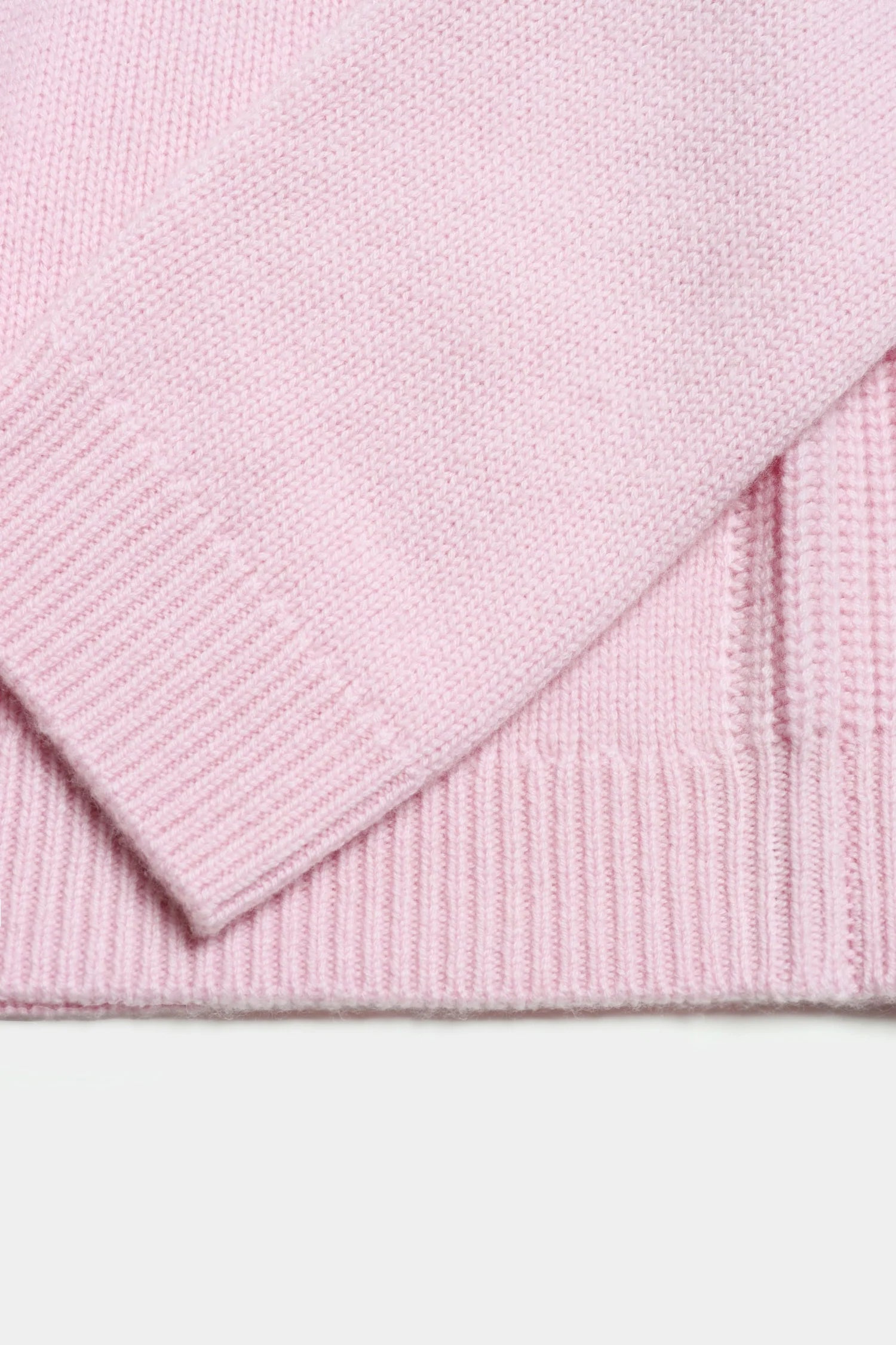 Serena Turtleneck winter rose