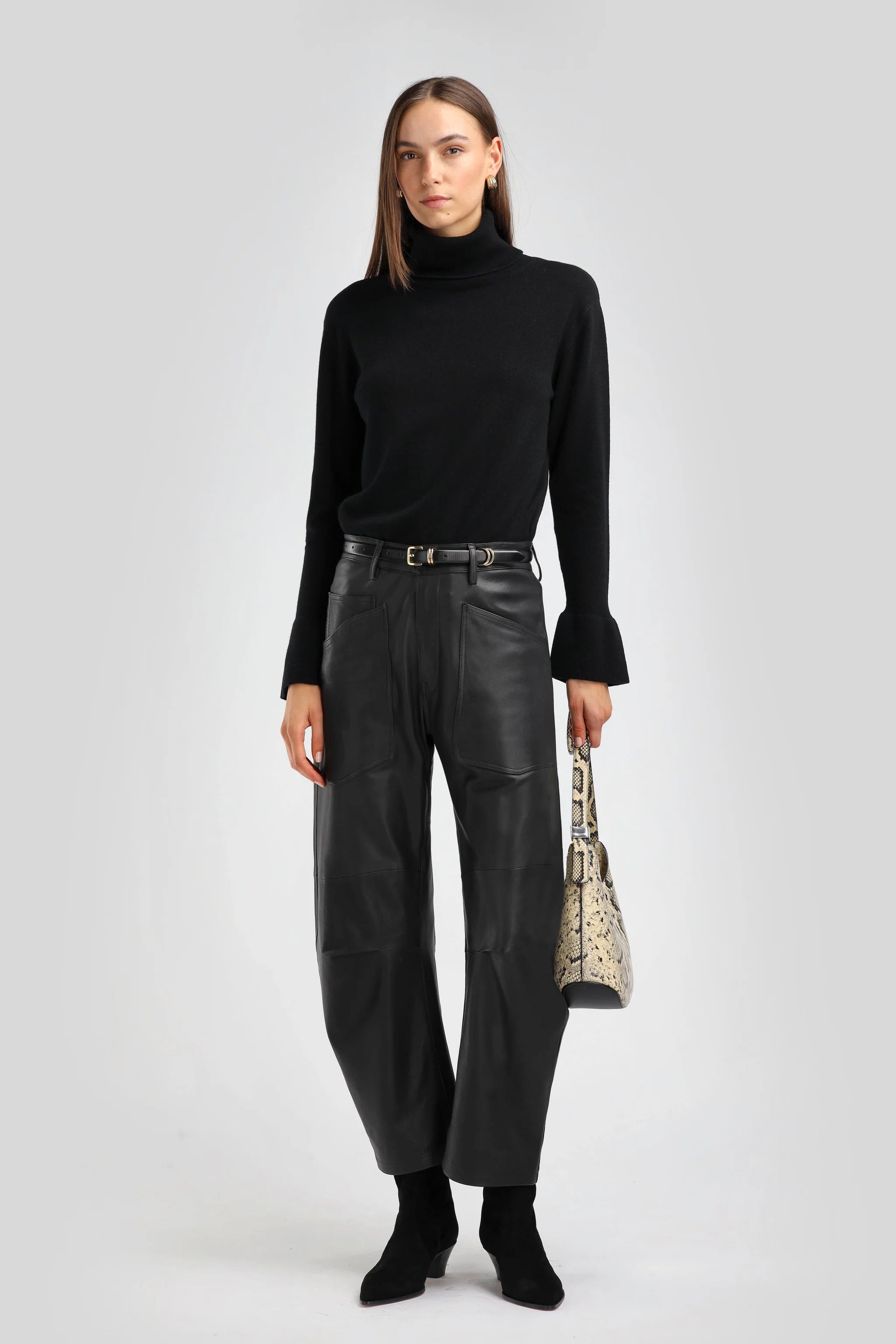 Suave Knit Pullover black