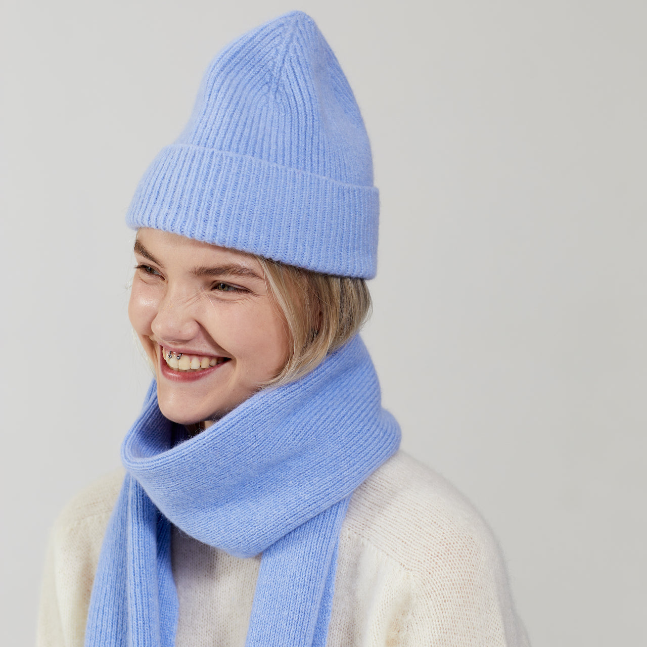 Beanie light blue sky