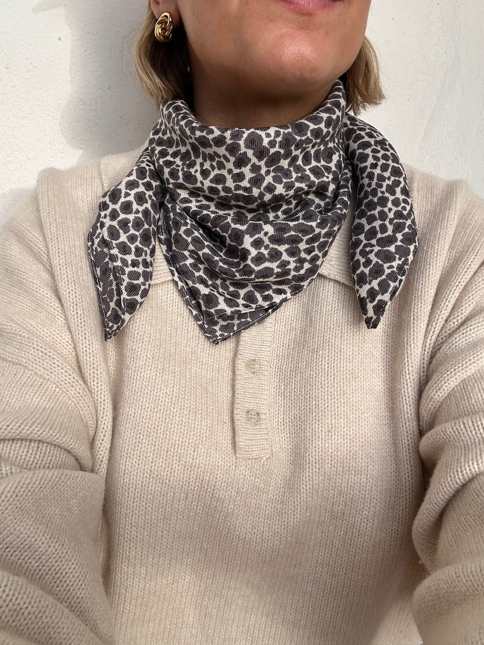 Winter Scarf Leo white, grey & black