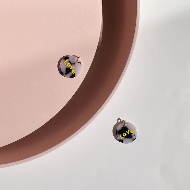 Schlüsselanhänger Coin LOVE schwarz/weiß