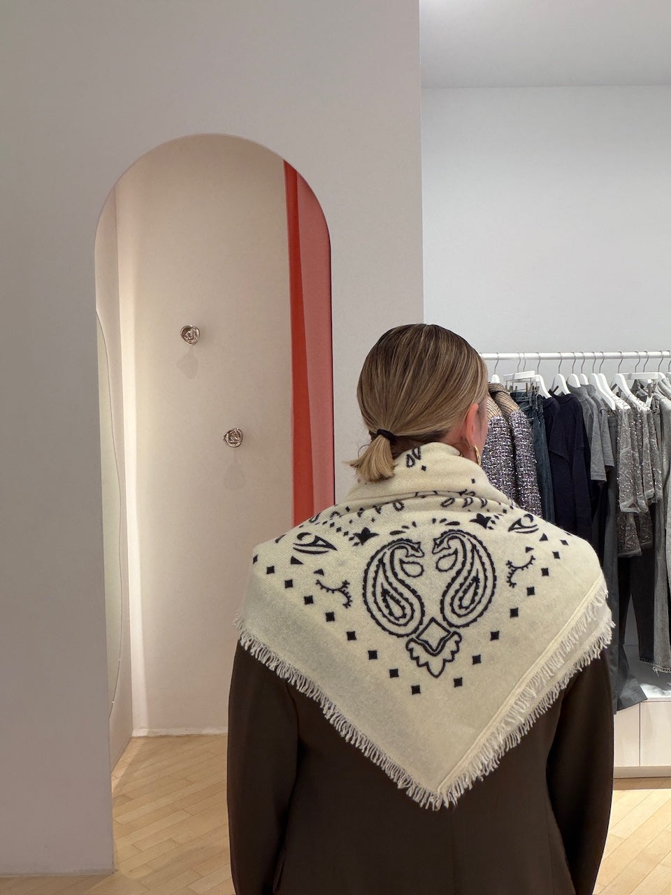 Medium Cashmere Paisley Bandana ecru