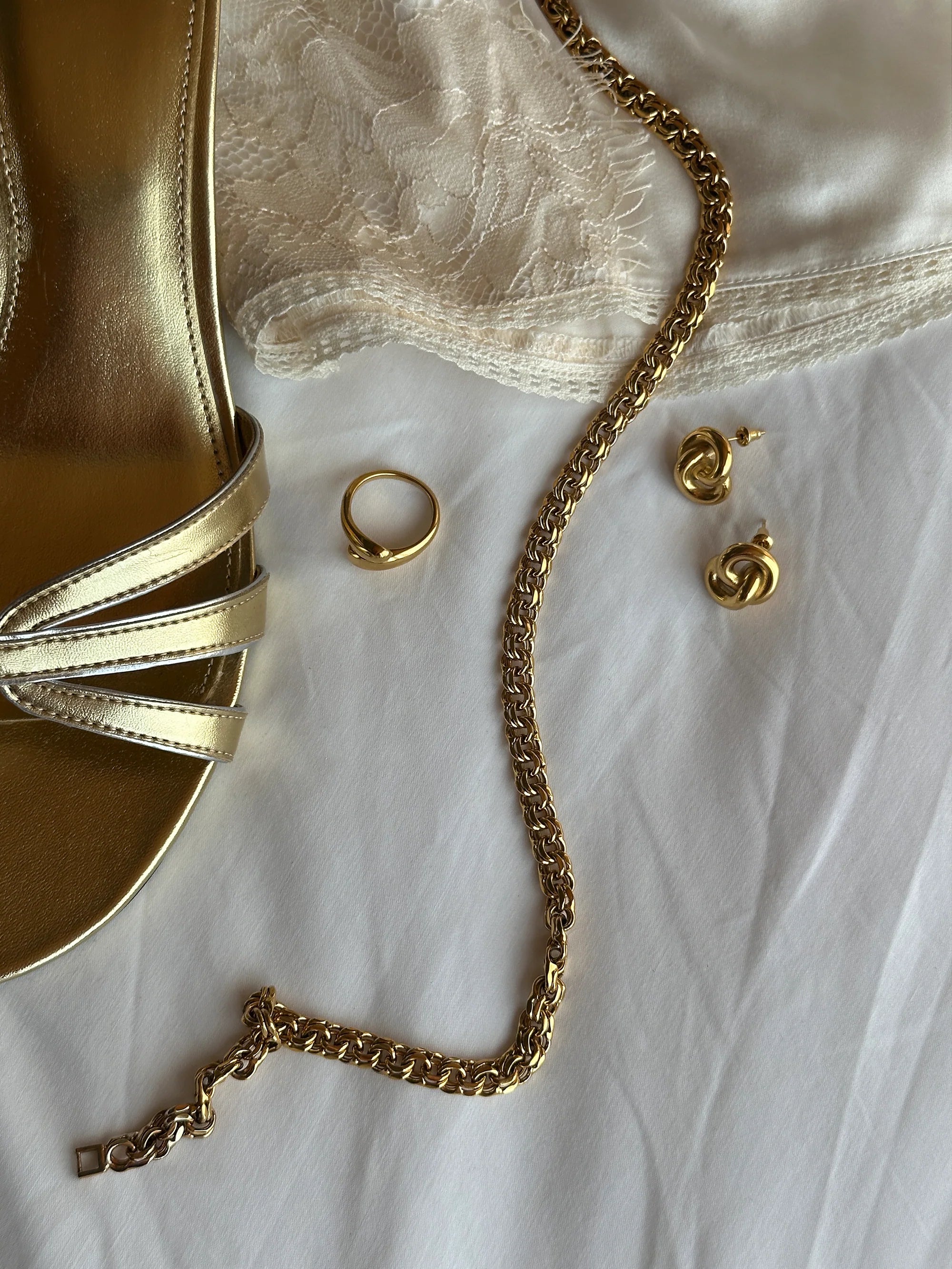 Adjustable Sleek Ring golden