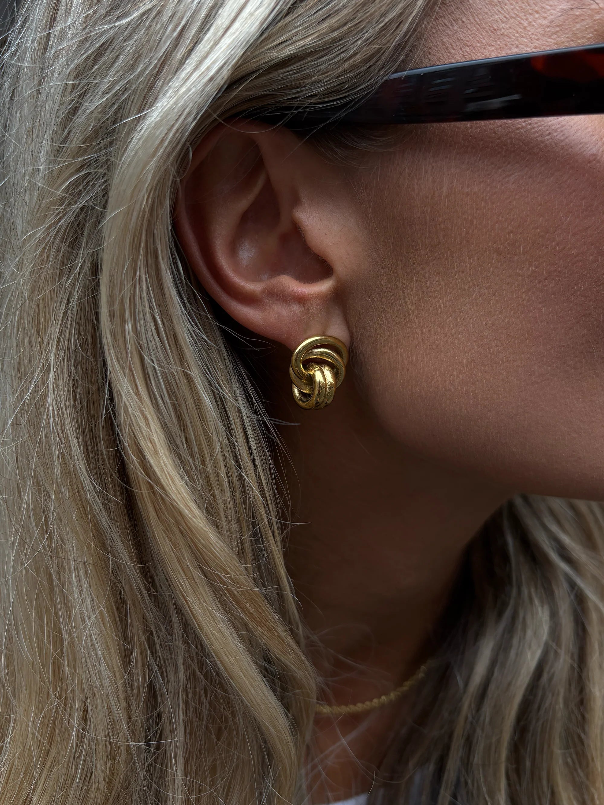 Double Knot Earrings golden