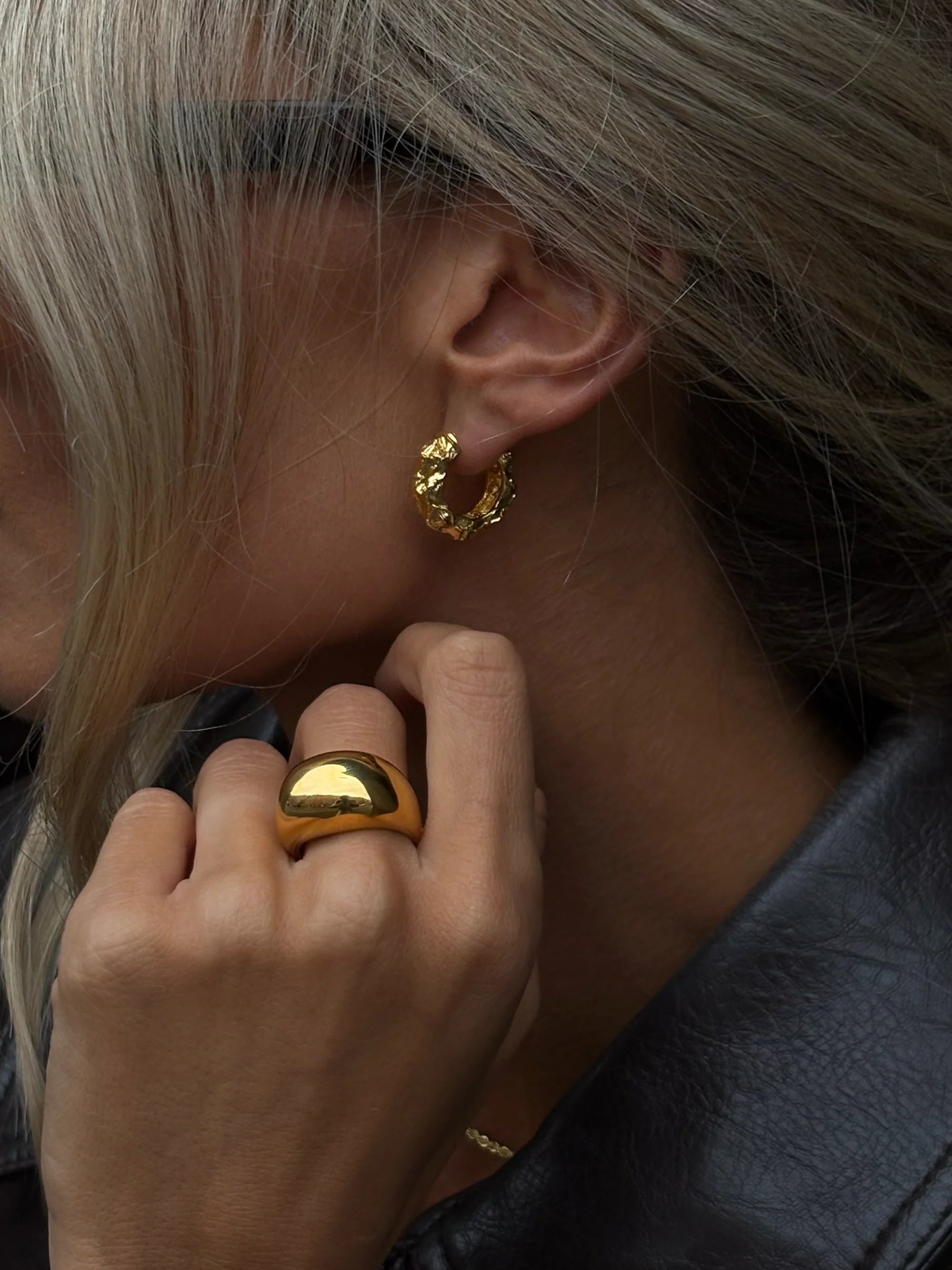 Hammered Hoops golden