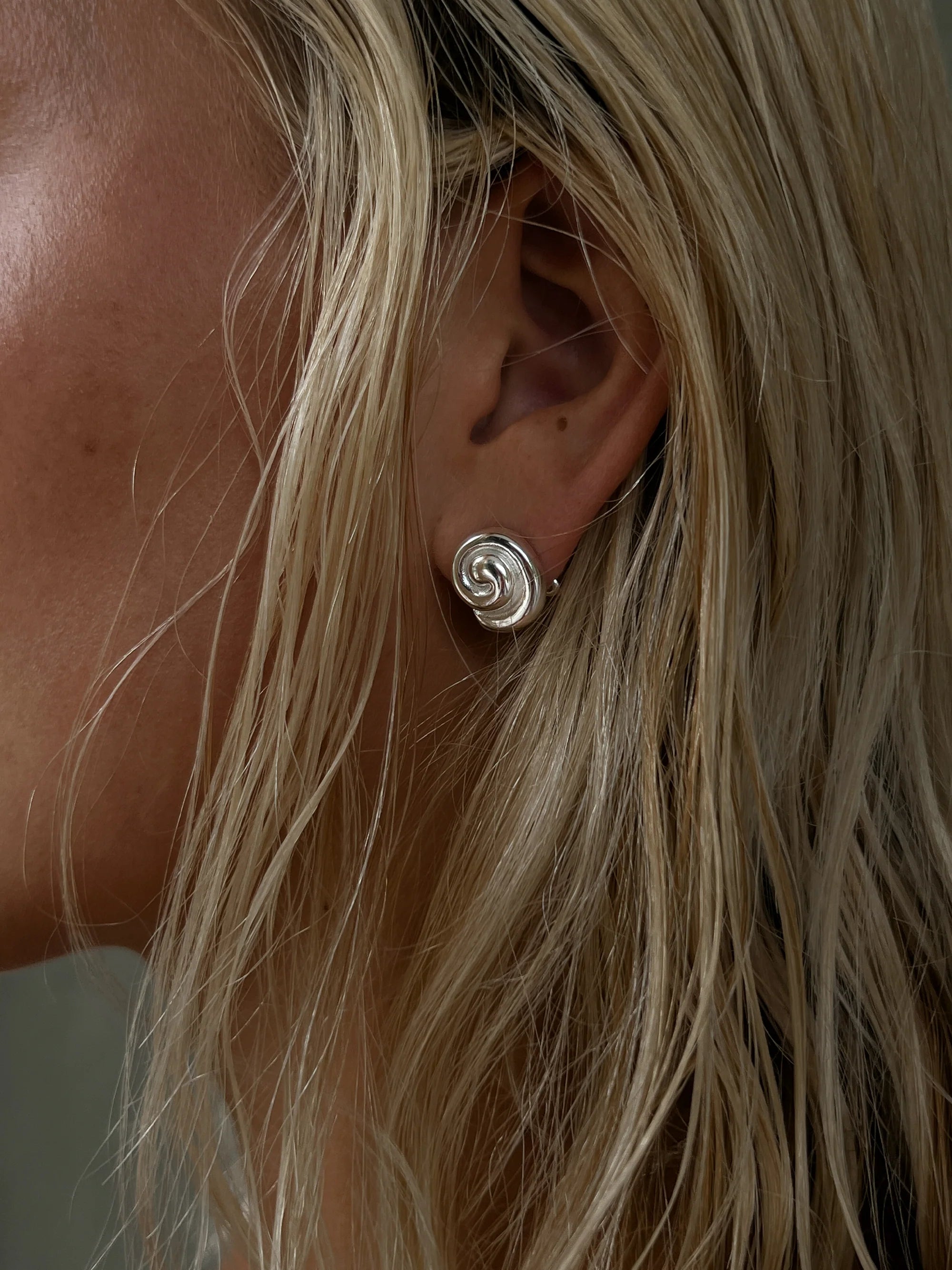 Mini Swirl Earrings silver