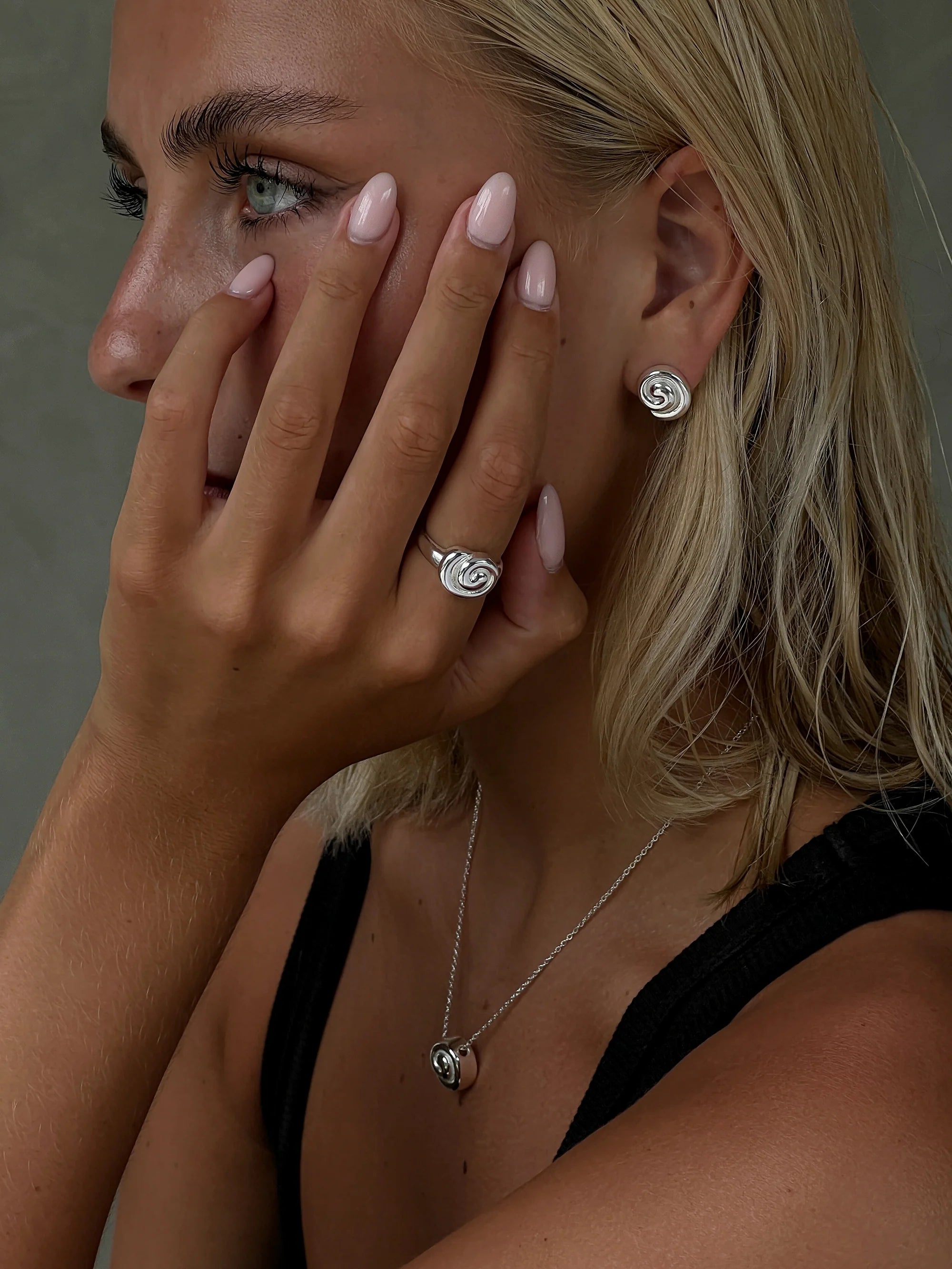 Mini Swirl Earrings silver