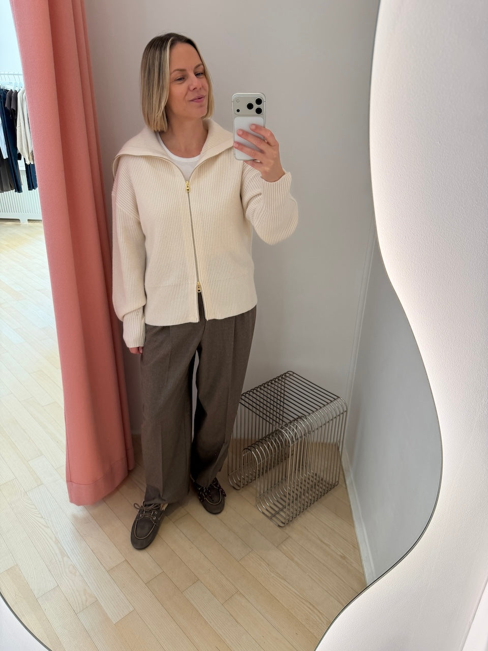 Noa Crop Pants Cashmere Touched Flannel dark sabbia