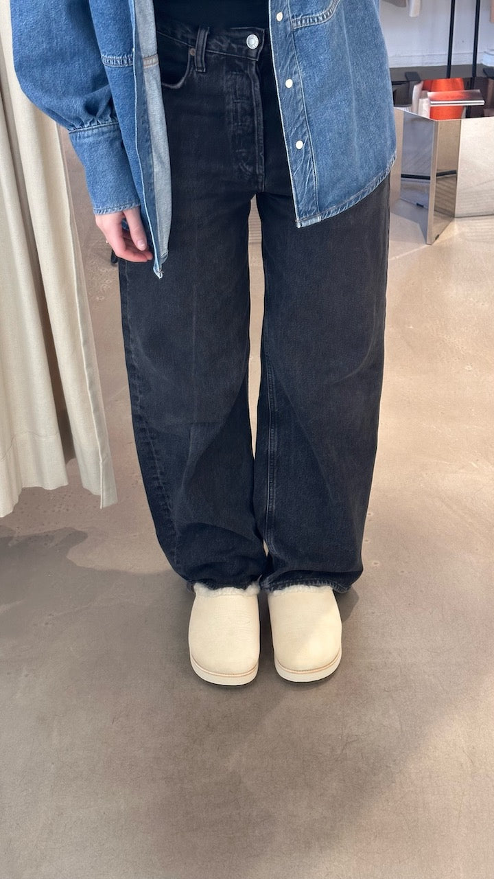 Mules embroidery sand