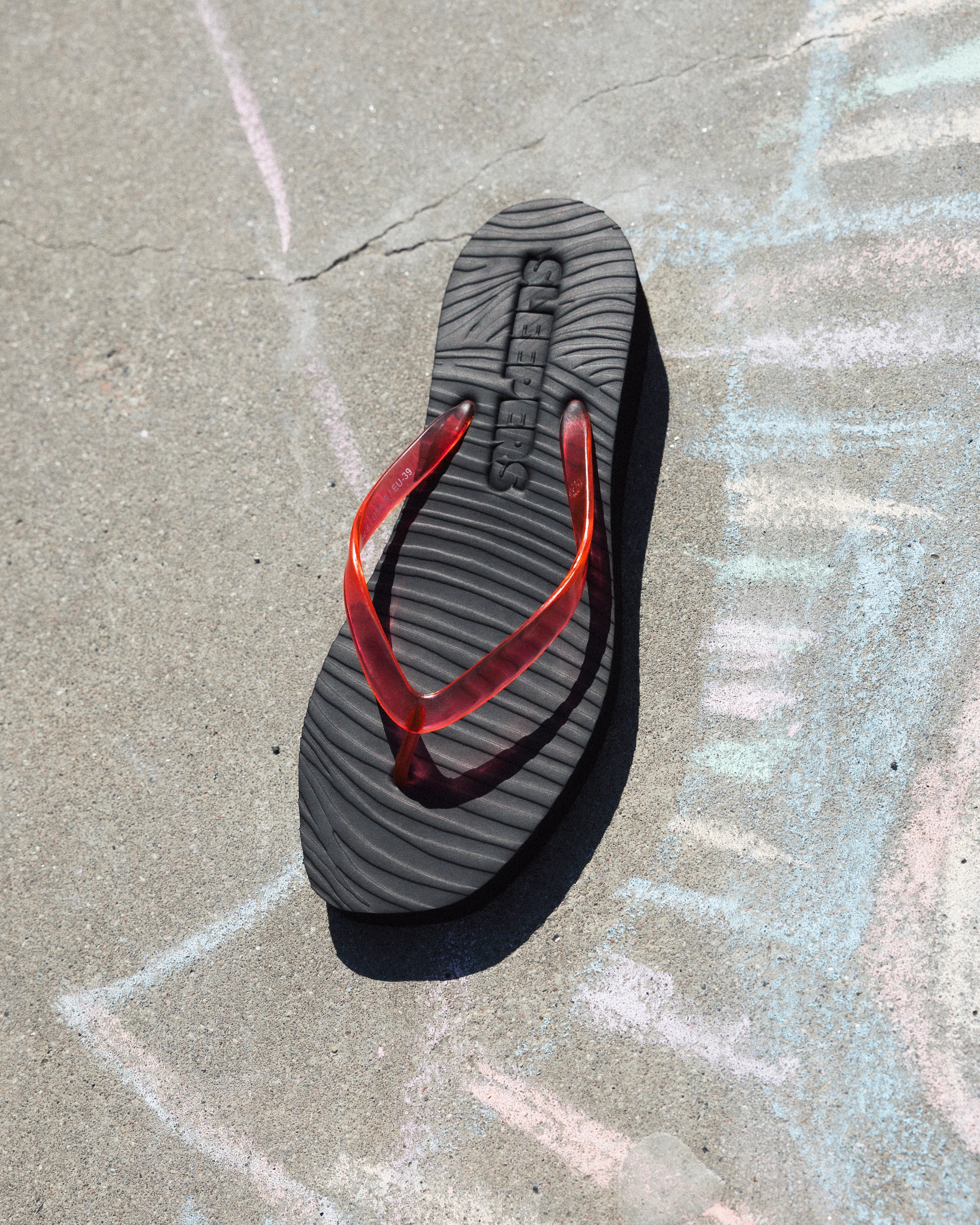Tapered Platform Flip Flop black red transparent