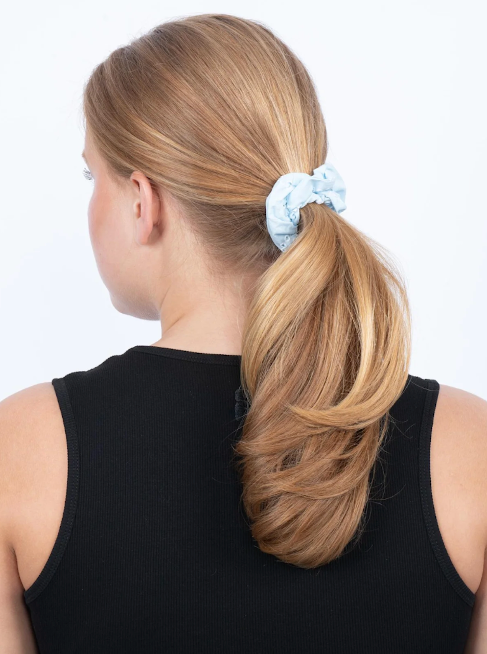 Floral Broderie Scrunchie bubblegum