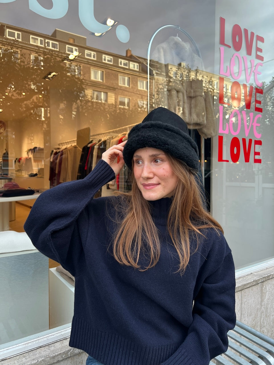 Jen Harka Hat black
