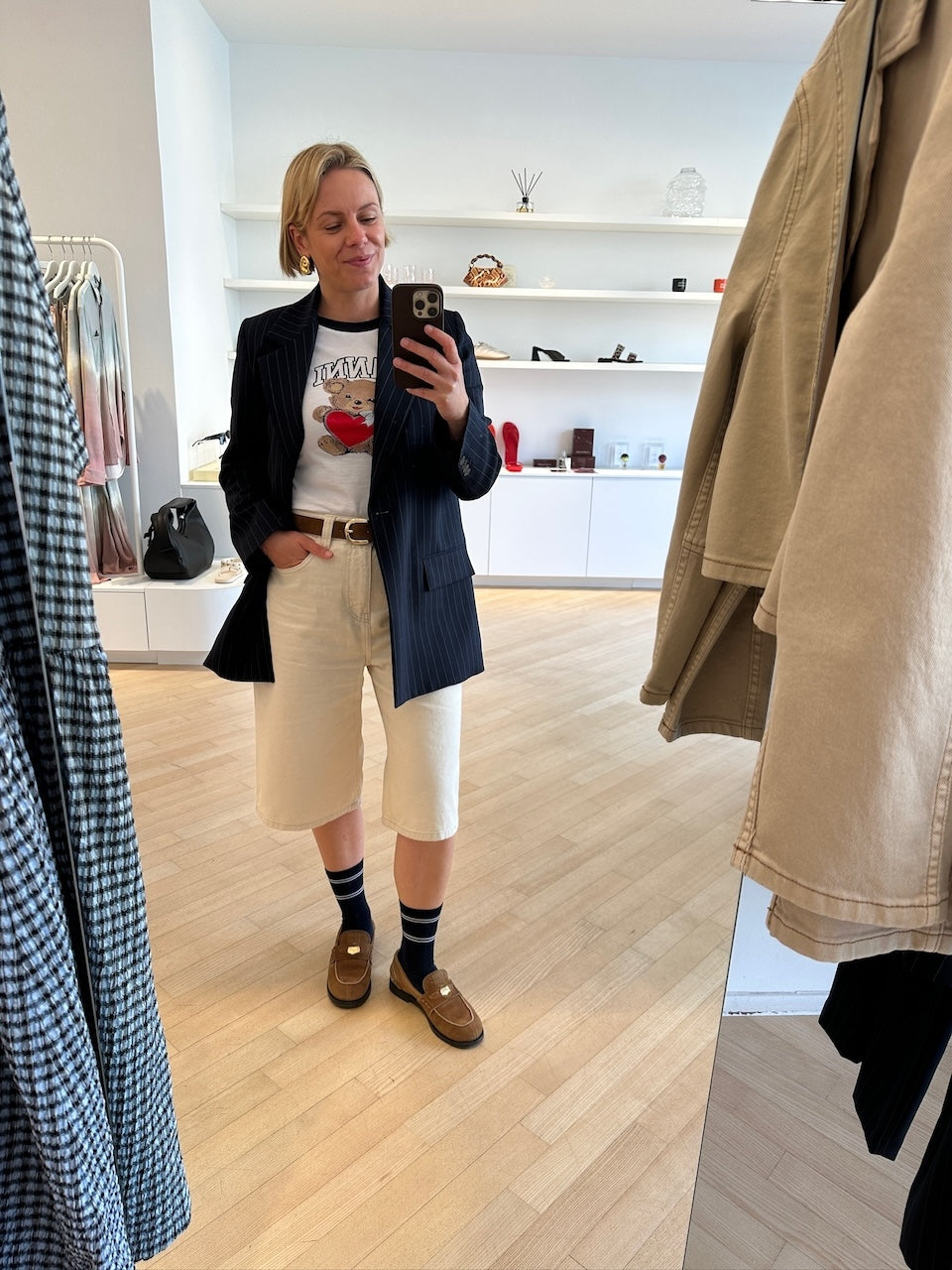 Irina Shorts off white