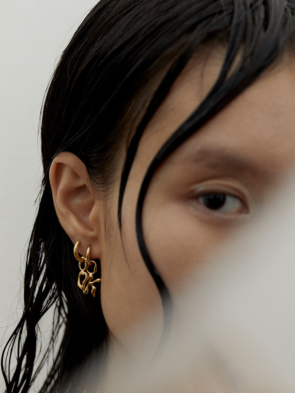 Fluent Letter K Charm Earring Gold