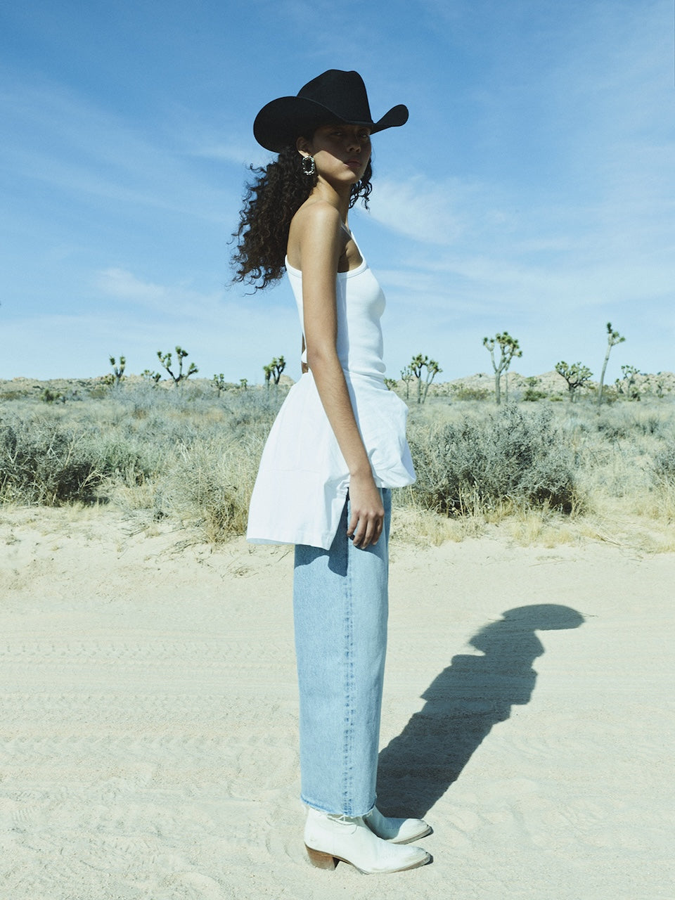 Low Curve Fray Jeans force