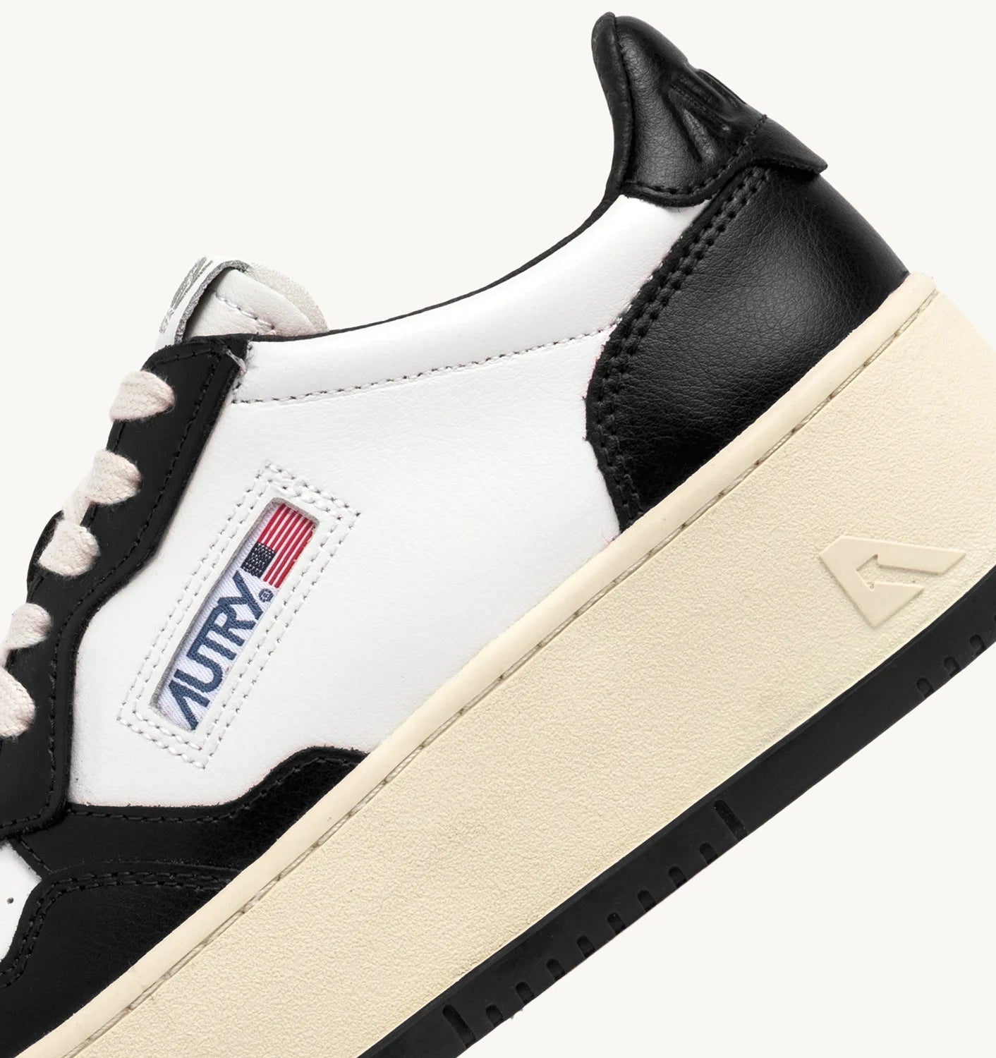 Autry Medalist Platform Sneaker white black