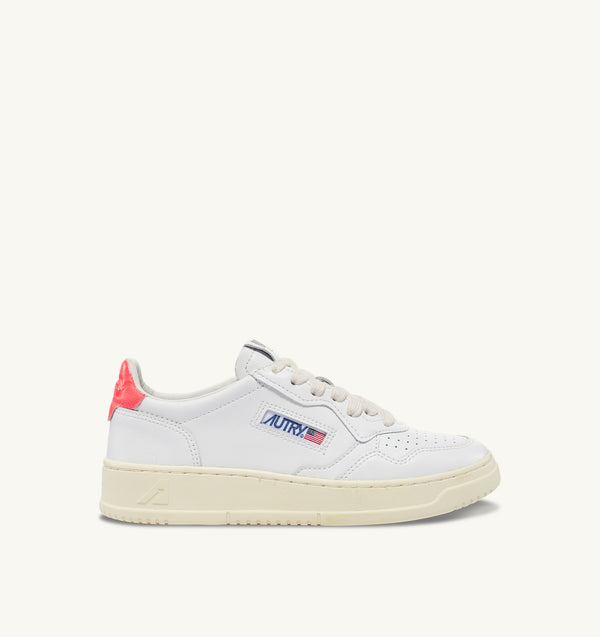 Autry Medalist Sneaker white coral