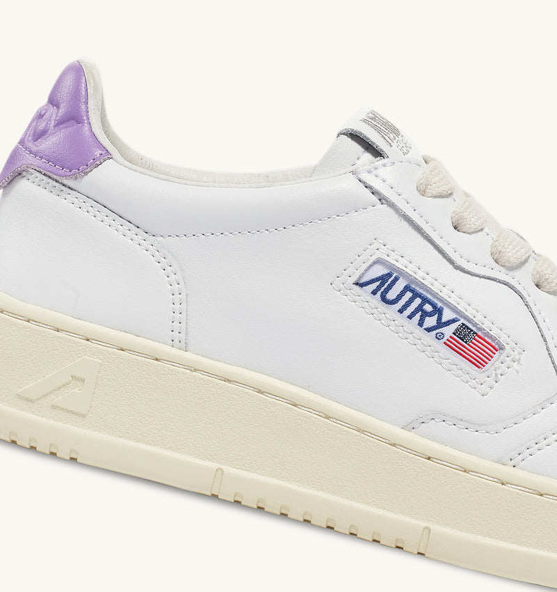 Autry Medalist Sneaker white lavender