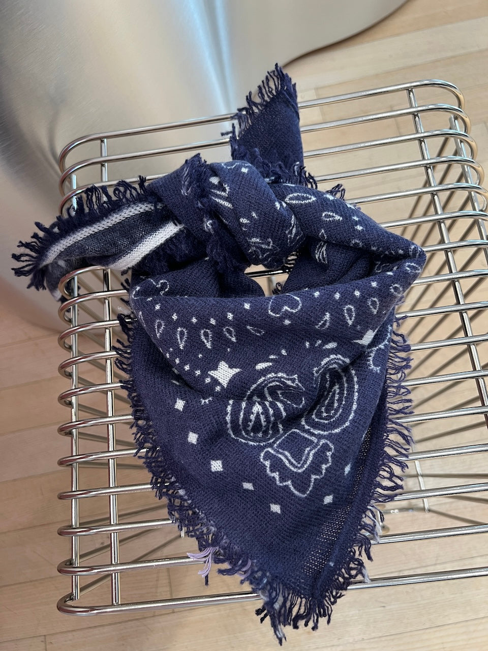 Cashmere Paisley Bandana navy