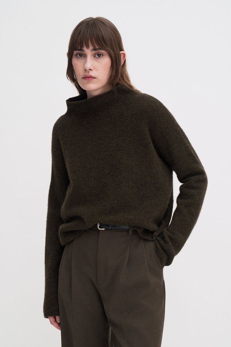 Mika Yak Funnelneck Sweater dark khaki green