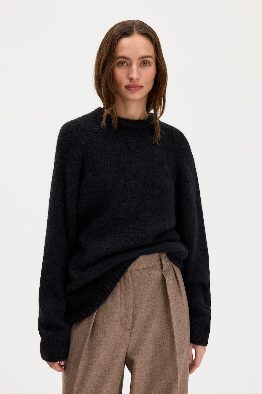 Hairy Alpaca V-Neck Sweater black