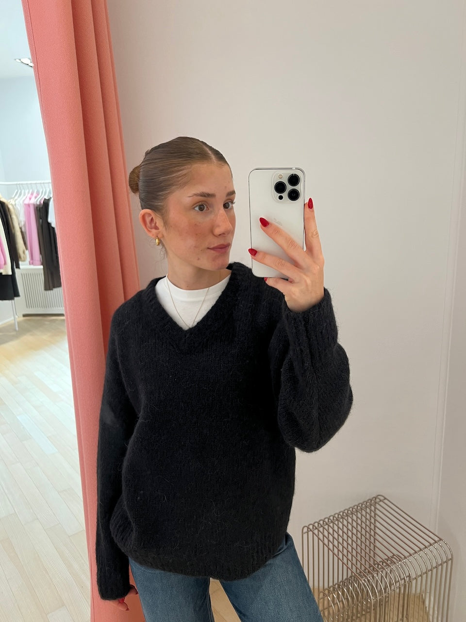Hairy Alpaca V-Neck Sweater black
