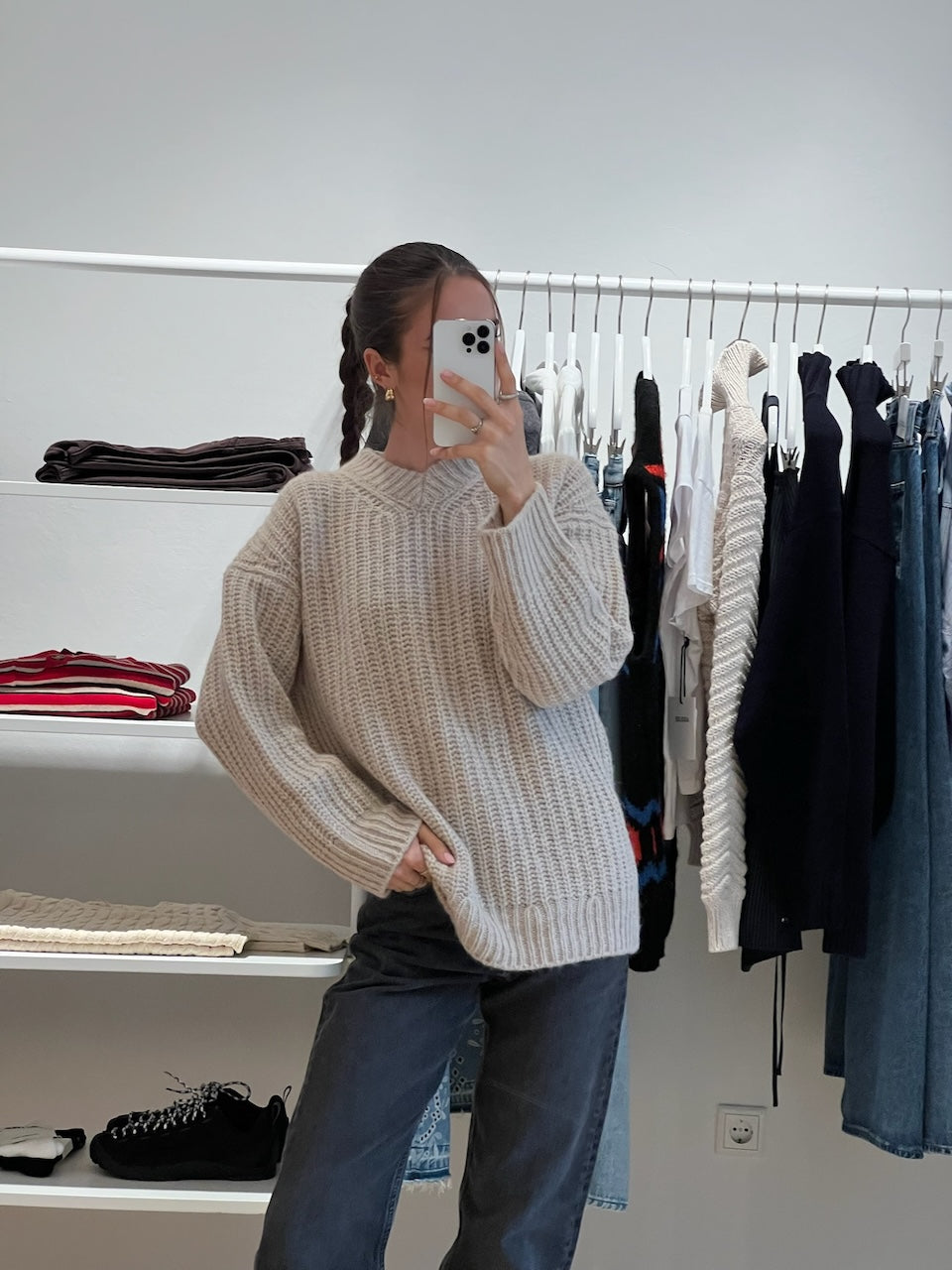 Soft Alpaca V-Neck Sweater light beige