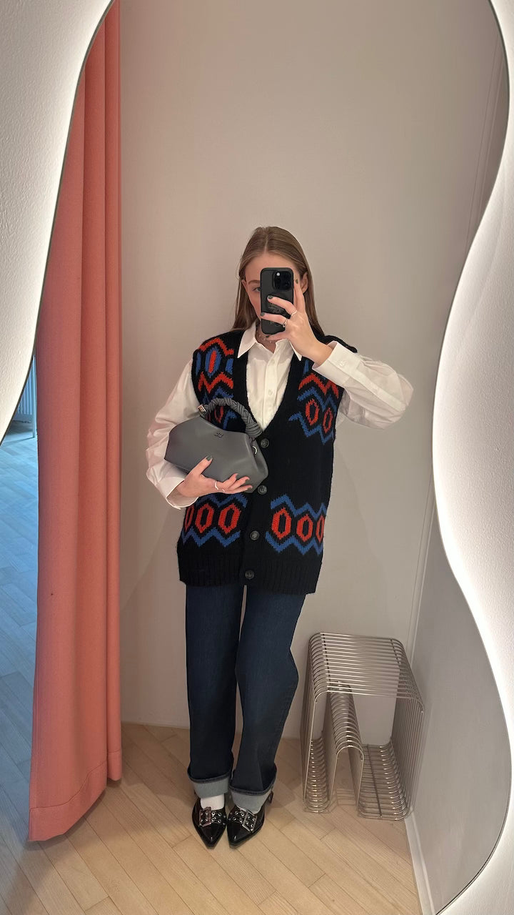 Chunky Graphic Wool Oversized Vest black