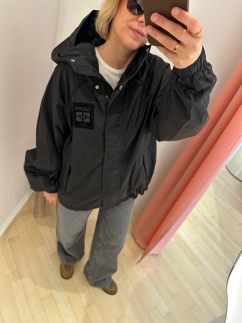 Flyweight Nylon Jacket black
