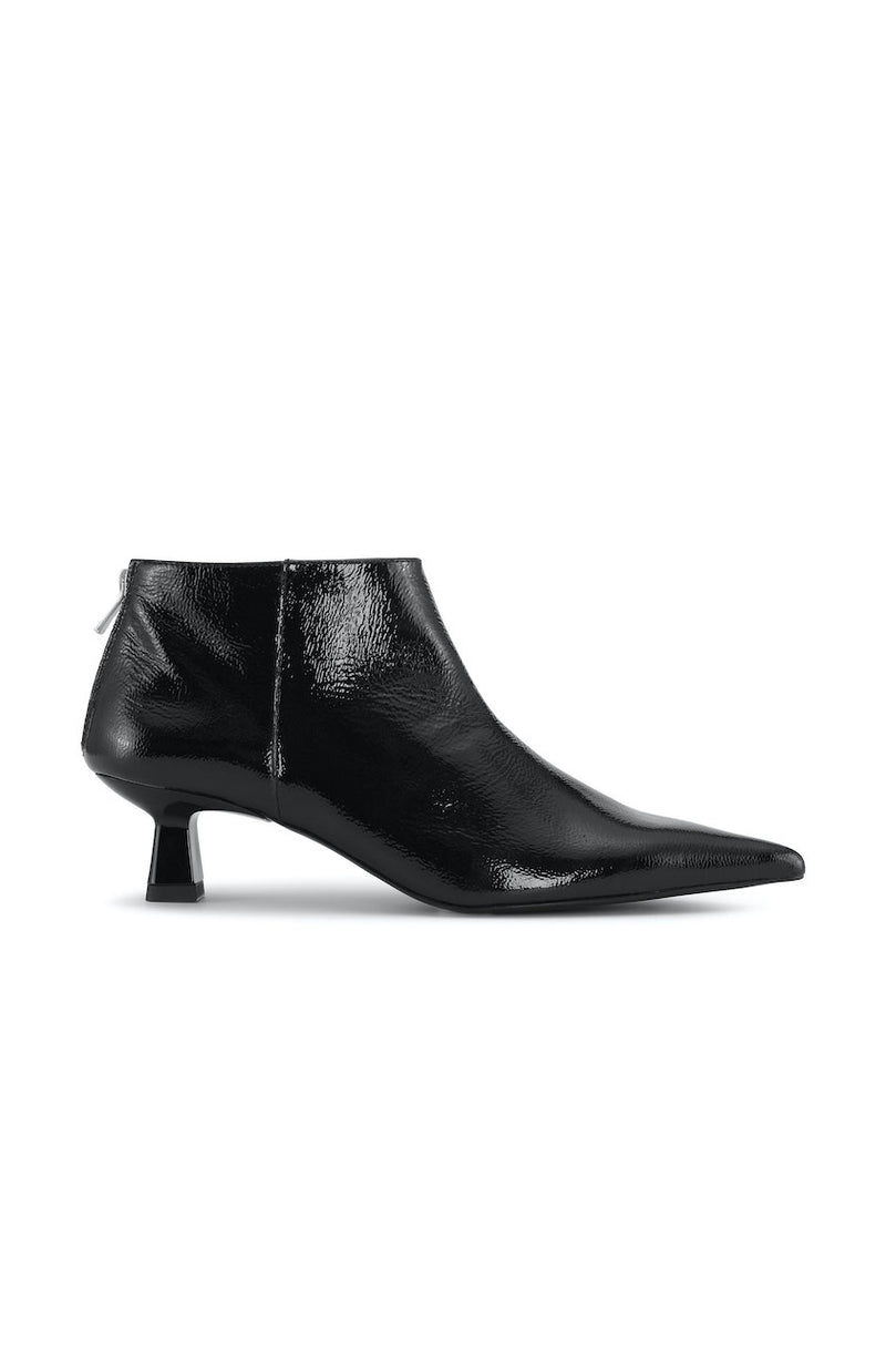 Soft Pointy Crop Boot Naplack black