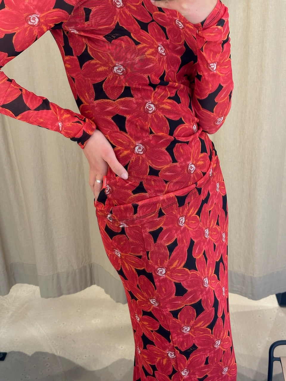 Jane Longsleeve spicy red flower