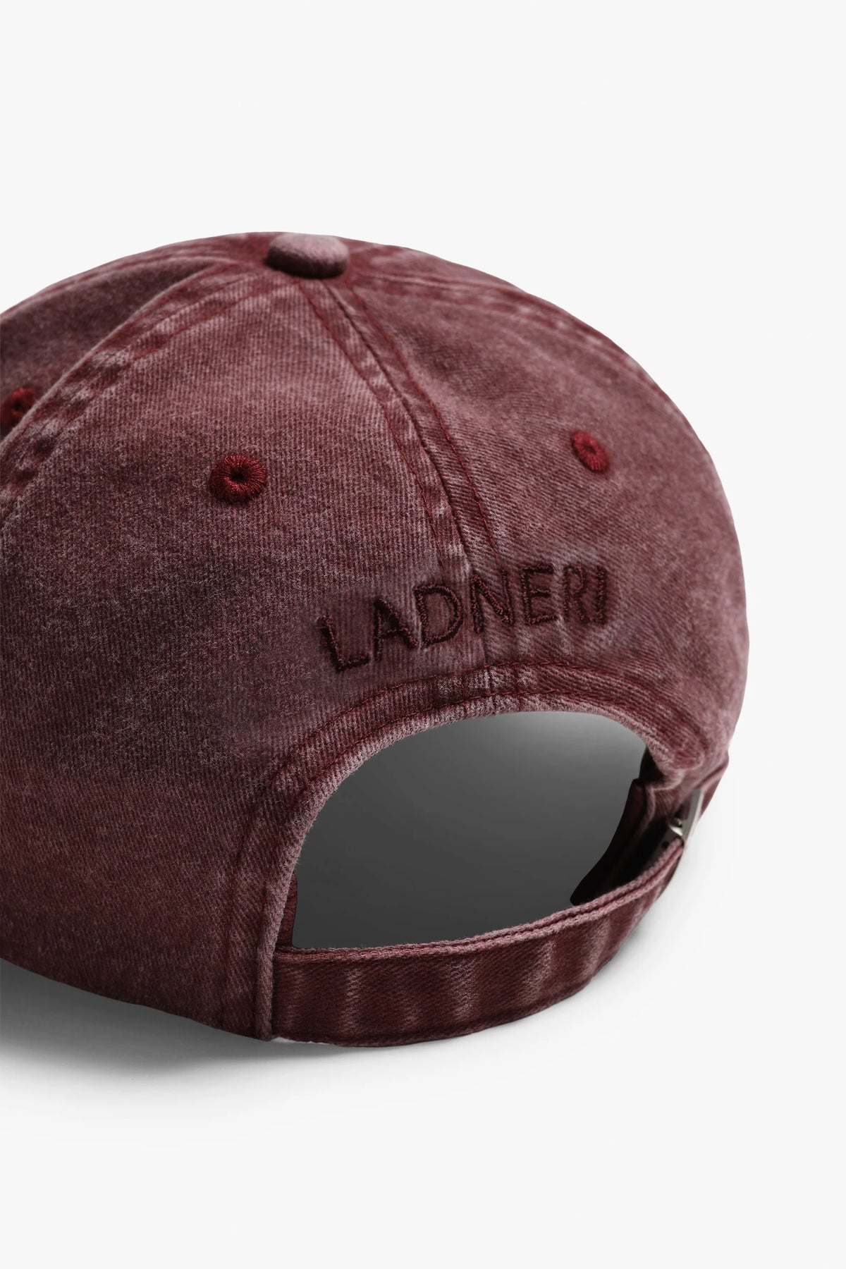 Snake Destroyed Cap washed bordeaux