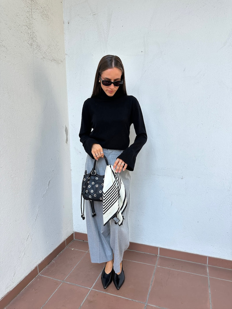 Suave Knit Pullover black