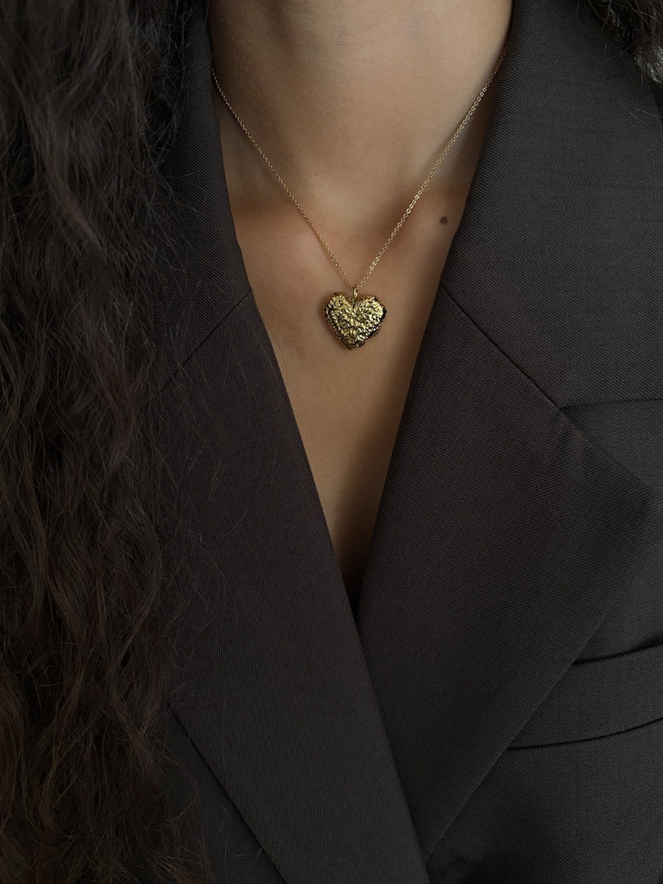 Textured Heart Necklace golden