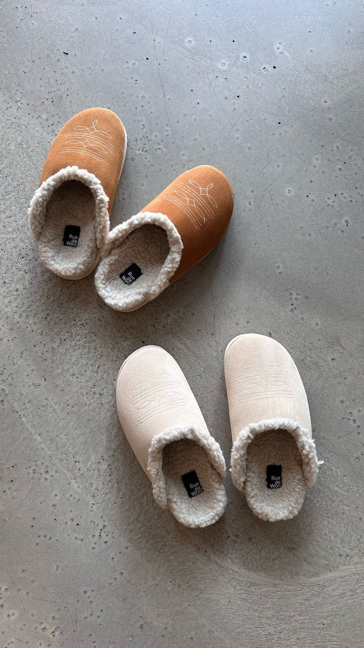 Mules embroidery cognac