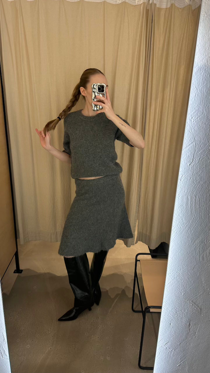 Sajeanne Skirt iron gate