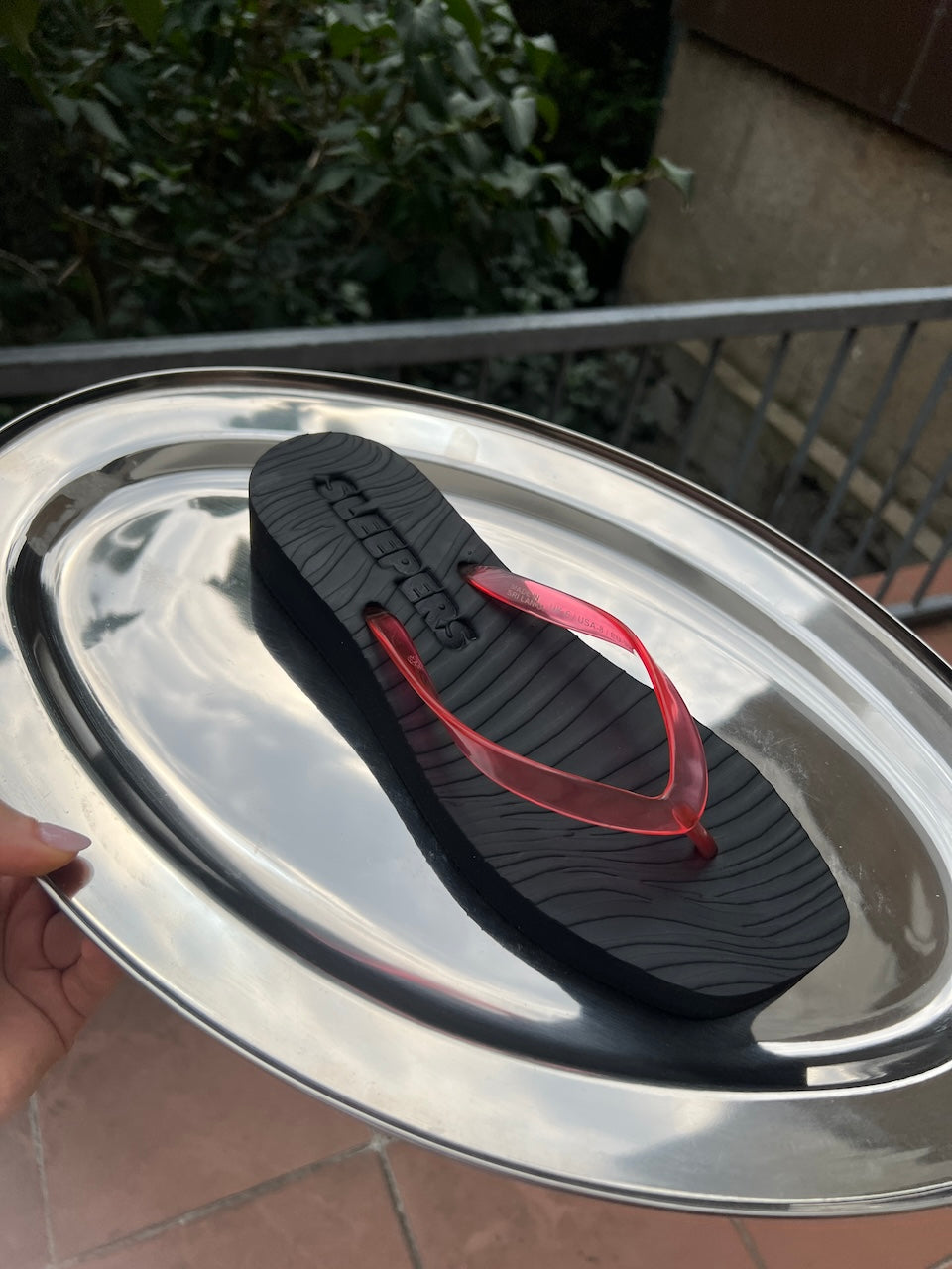 Tapered Platform Flip Flop black red transparent