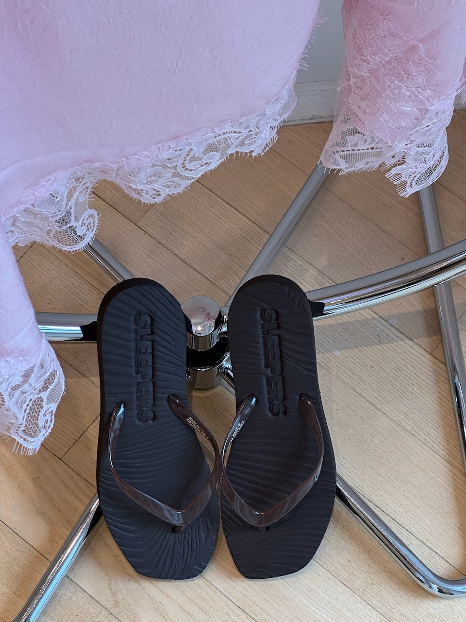 Tapered Platform Flip Flop brown transparent