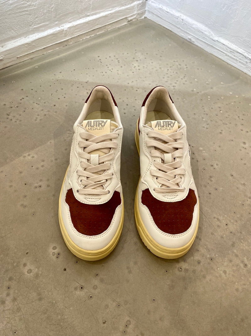 Autry Medalist Sneaker suede white brown